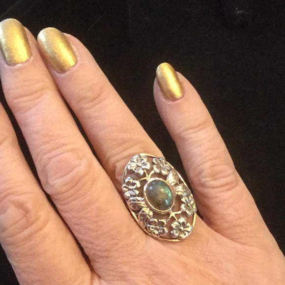 Exquisite Artistic Genuine Labradorite Ring - Picture 3 of 8